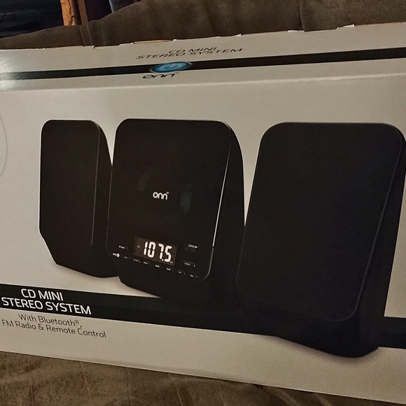 ONN CD Mini Stereo System - Picture 2 of 4